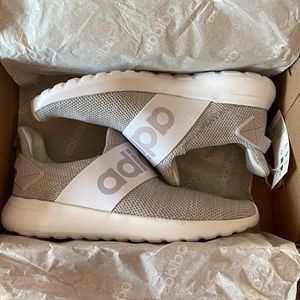 Nike lite race adapt sneaker. New in box‼️